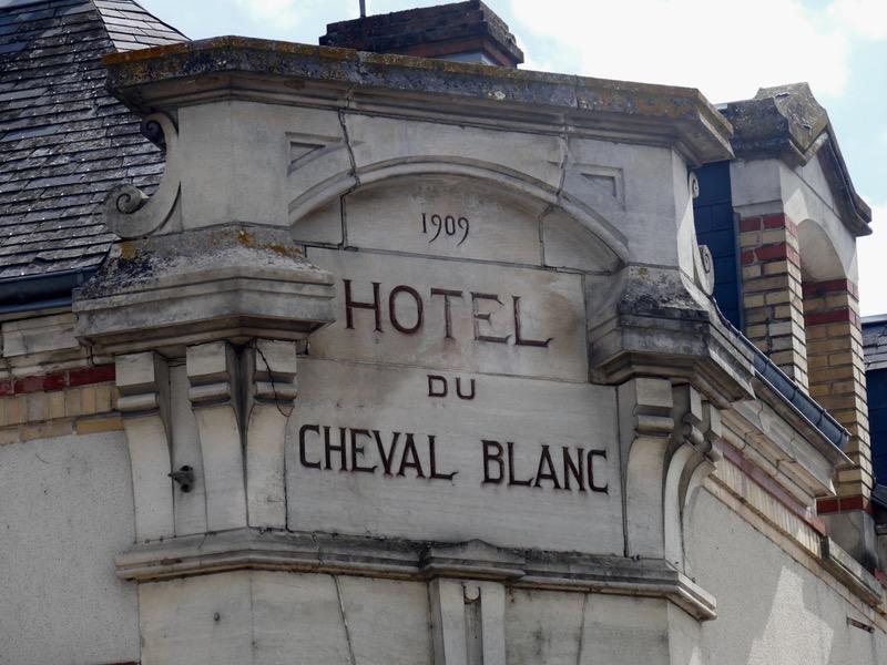 Le Cheval Blanc Otel Jargeau Dış mekan fotoğraf